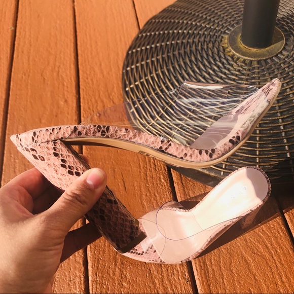 ✨2 Sizes left ✨ Clear Strap Block Heel - Picture 7 of 8